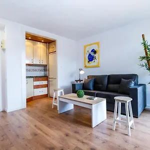 https://oneway-coral-estudio-de-diseno-con-wi-fi-terraza-a-100.catalonia-hotels.com